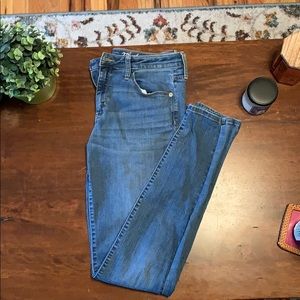 High rise Universal Thread Jeans